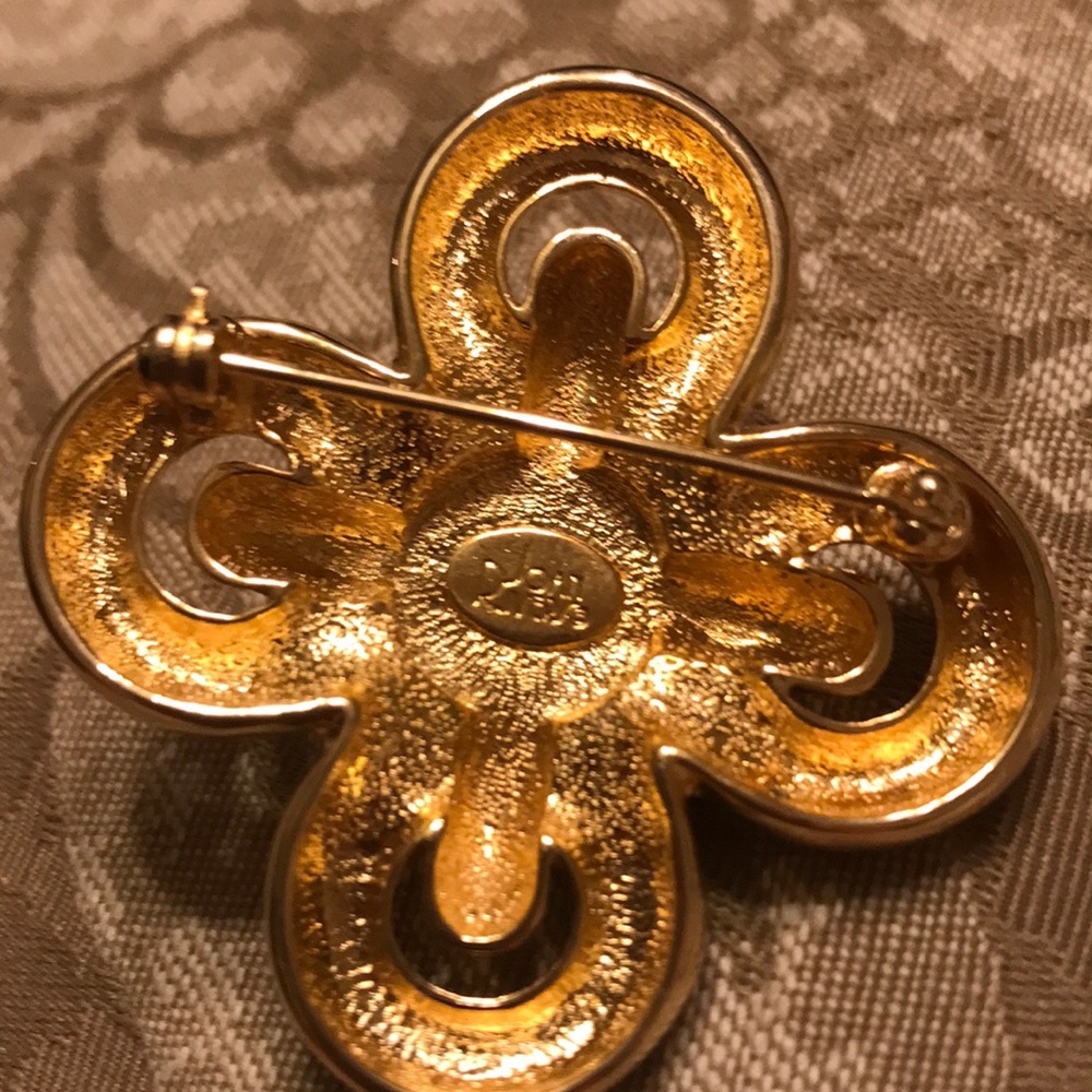 Joan Rivers Pin - Picture 3 of 4